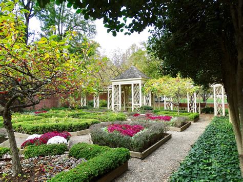 Discovering the Serene Beauty of Philadelphia's Gardens
